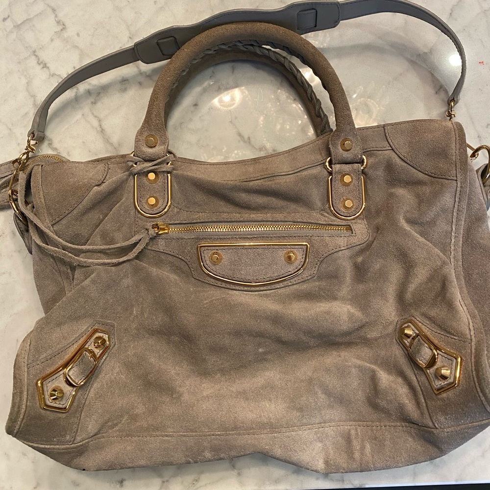 Balenciaga Metallic Edge Suede City Bag,Gray
$2025 - Picture 2 of 6